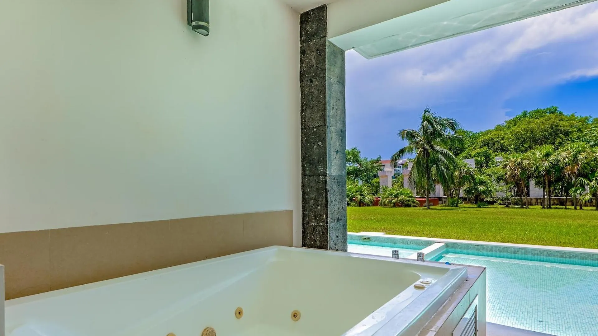 Seaside Serenity Retreat At Mareazul Norte 普拉亚卡门 公寓
